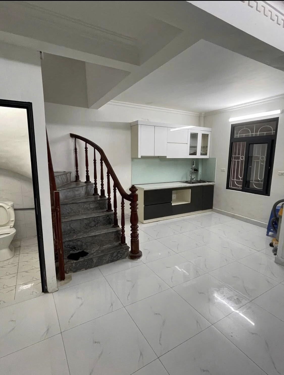 Cho thuê nhà ngõ Minh Khai, 5 tầng, 37m2, 4 ngủ, 3 vệ sinh, 12 Triệu - Ảnh 1